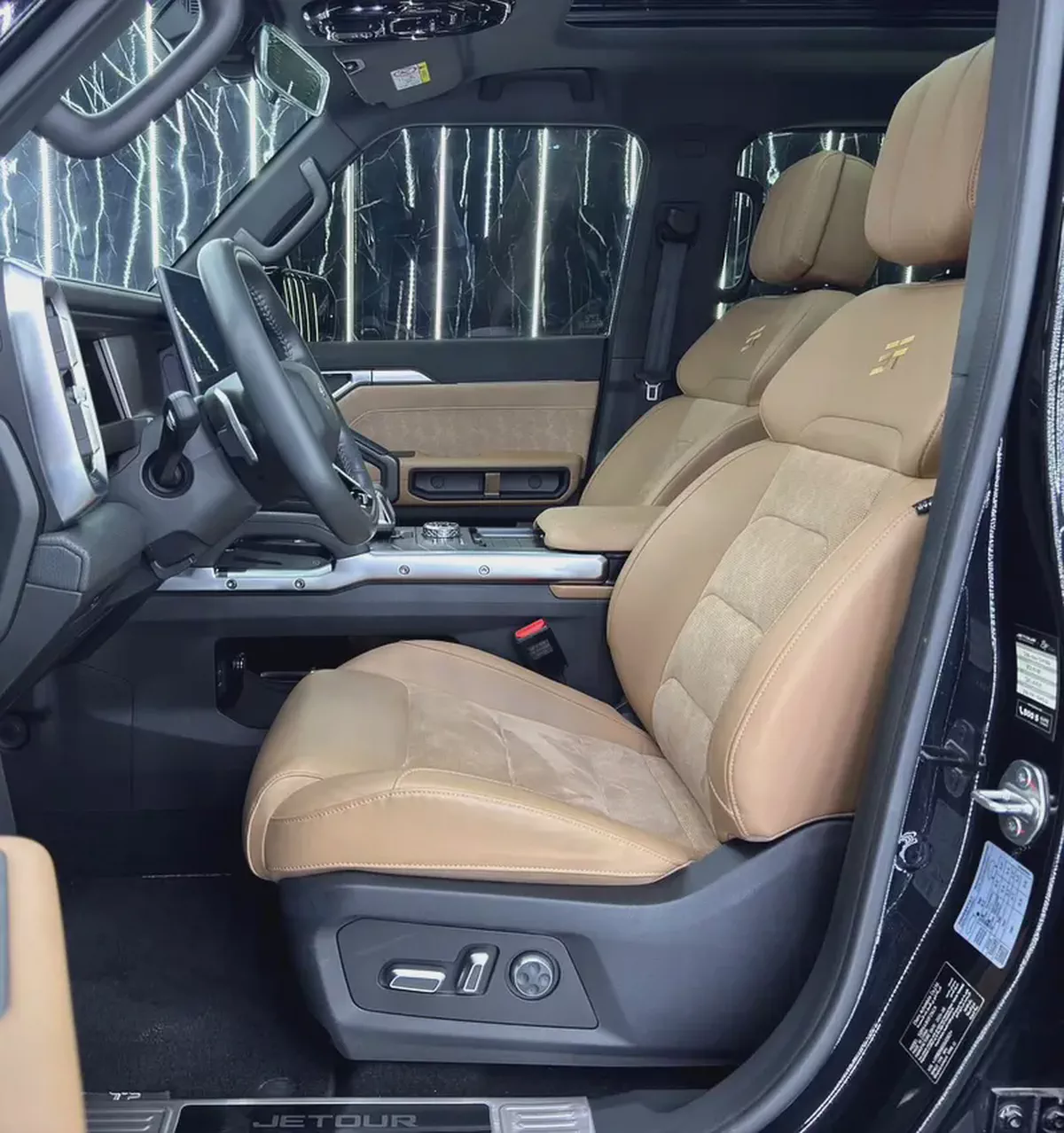 Defender Package  | Low Mileage | Jetour Warranty  11/2031 | Full Service History-11-11