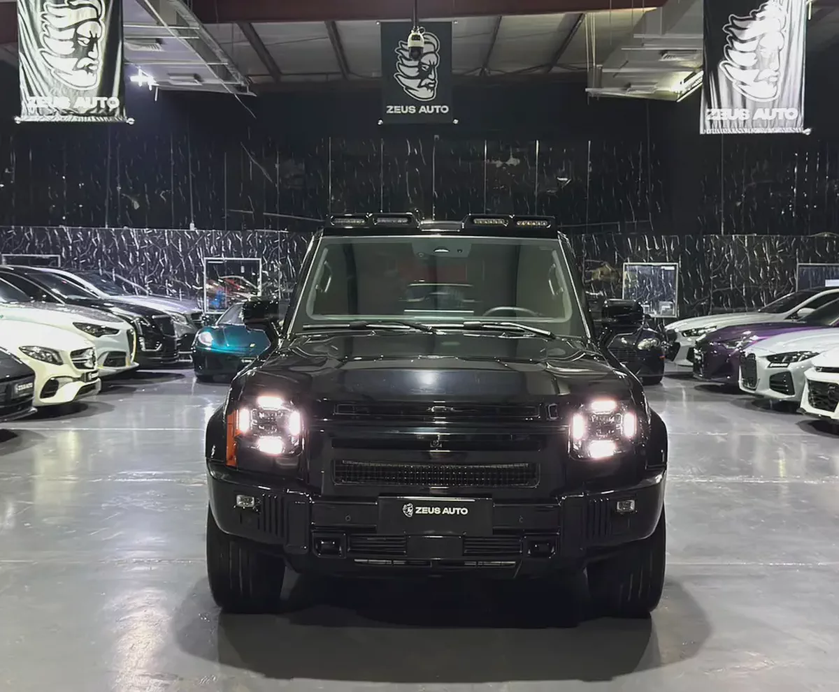Defender Package  | Low Mileage | Jetour Warranty  11/2031 | Full Service History-1-1