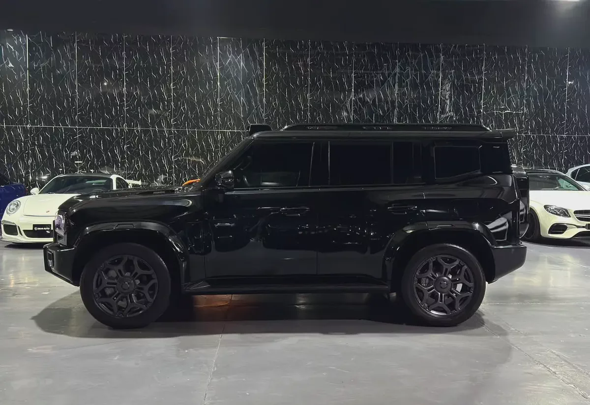 Defender Package  | Low Mileage | Jetour Warranty  11/2031 | Full Service History-5-5