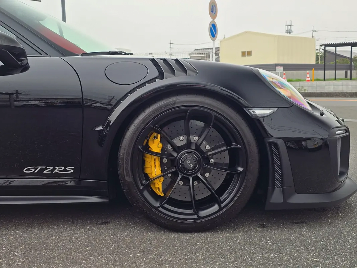 Porsche 911 GT2 RS 2019 - Japanese Specs - Pristine Condition-4-4