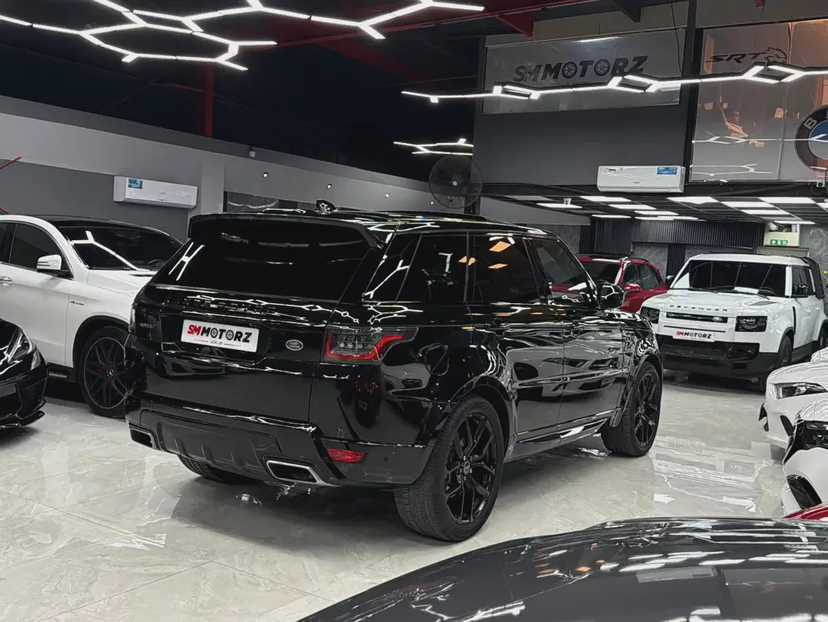 Black Edition Range Rover Sports HSE Dynamic-4-4