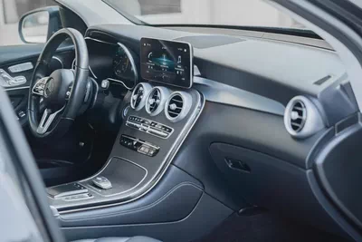 MERCEDES-GLC300 2021-8