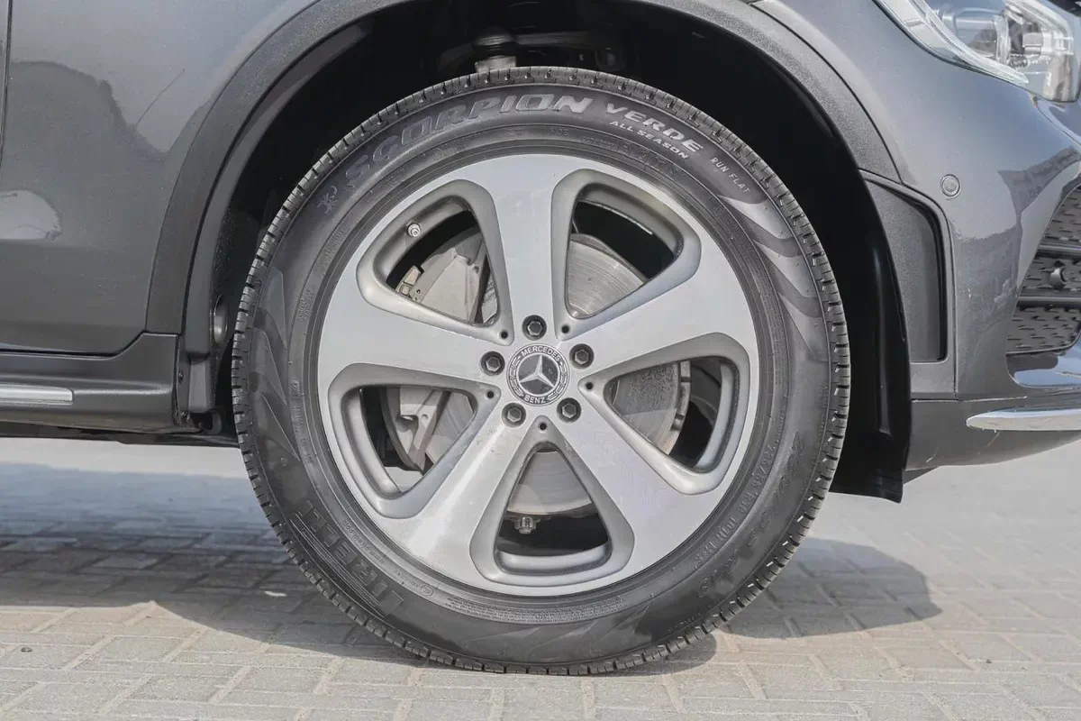 MERCEDES-GLC300 2021-6-6