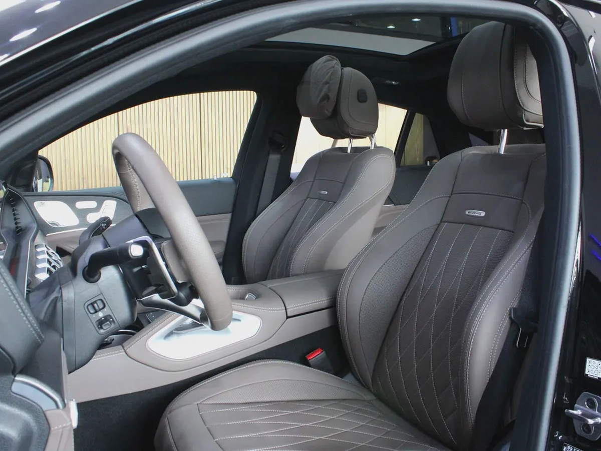 Brand New Mercedes-Benz GLE 53 AMG Coupe 2025 - Luxury Performance-8-8