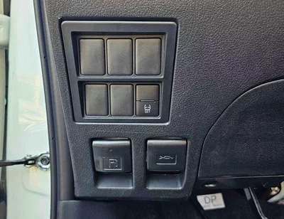 Toyota Hilux SR5 WIDE BODY DOUBLE CABIN || FULL OPTION  | PUSH START| WITHOUT DIFF-LOCK | PETROL M/T 2.7L V4 4WD-23