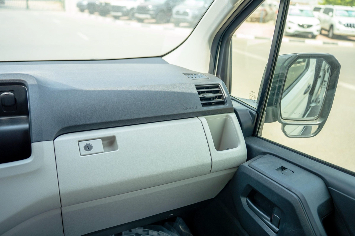 TOYOTA HIACE 2.8L 2025-11-11
