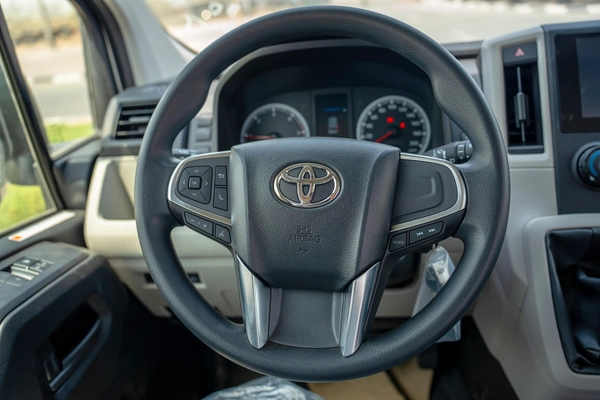 TOYOTA HIACE 2.8L 2025