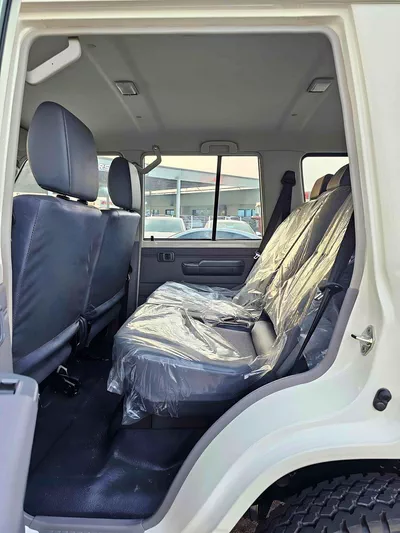 Toyota Land Cruiser 70 LC76 DX 4.2L DIESEL | M/T | POWER WINDOWS WITH LEATHER | 4WD (CODE # 68037)-11