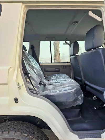Toyota Land Cruiser 70 LC76 DX 4.2L DIESEL | M/T | POWER WINDOWS WITH LEATHER | 4WD (CODE # 68037)-12