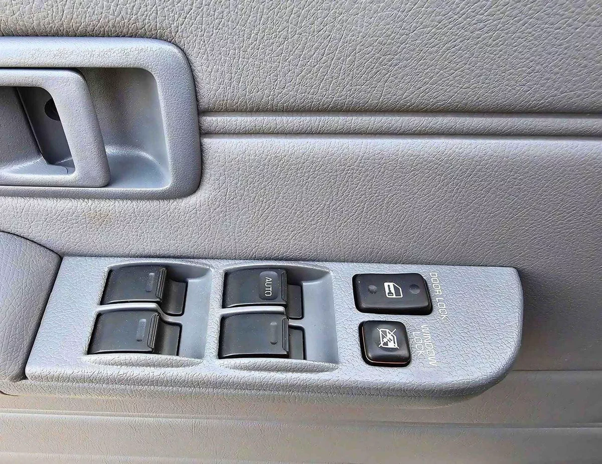 Toyota Land Cruiser 70 LC76 DX 4.2L DIESEL | M/T | POWER WINDOWS WITH LEATHER | 4WD (CODE # 68037)-10-0