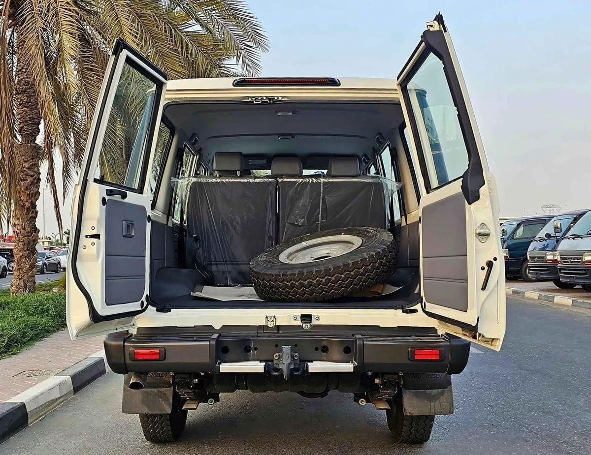 Toyota Land Cruiser 70 LC76 DX 4.2L DIESEL | M/T | POWER WINDOWS WITH LEATHER | 4WD (CODE # 68037)-14-0