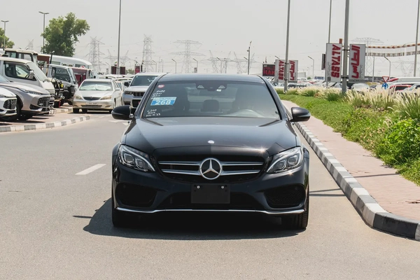 2016 - BENZ C200- SUPER CLEAN - LIKE NEW - ONLY 33,000 KM