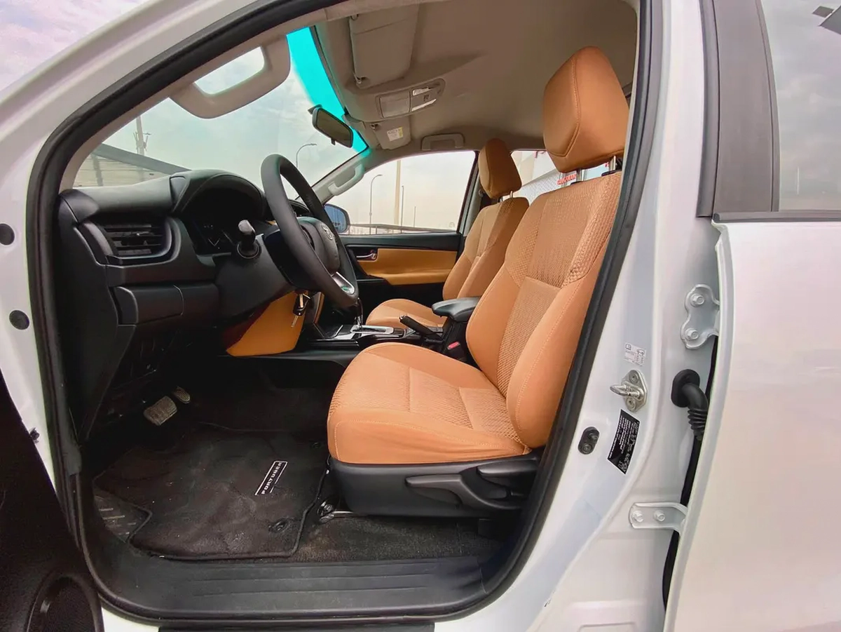 1346-Monthly Toyota Fortuner EXR I GCC | 2.7 L V4,Cruise, GPS I Accident Free-8-8