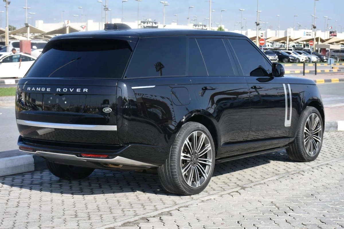LAND ROVER RANGE ROVER SE 2023 | BLACK-11-11