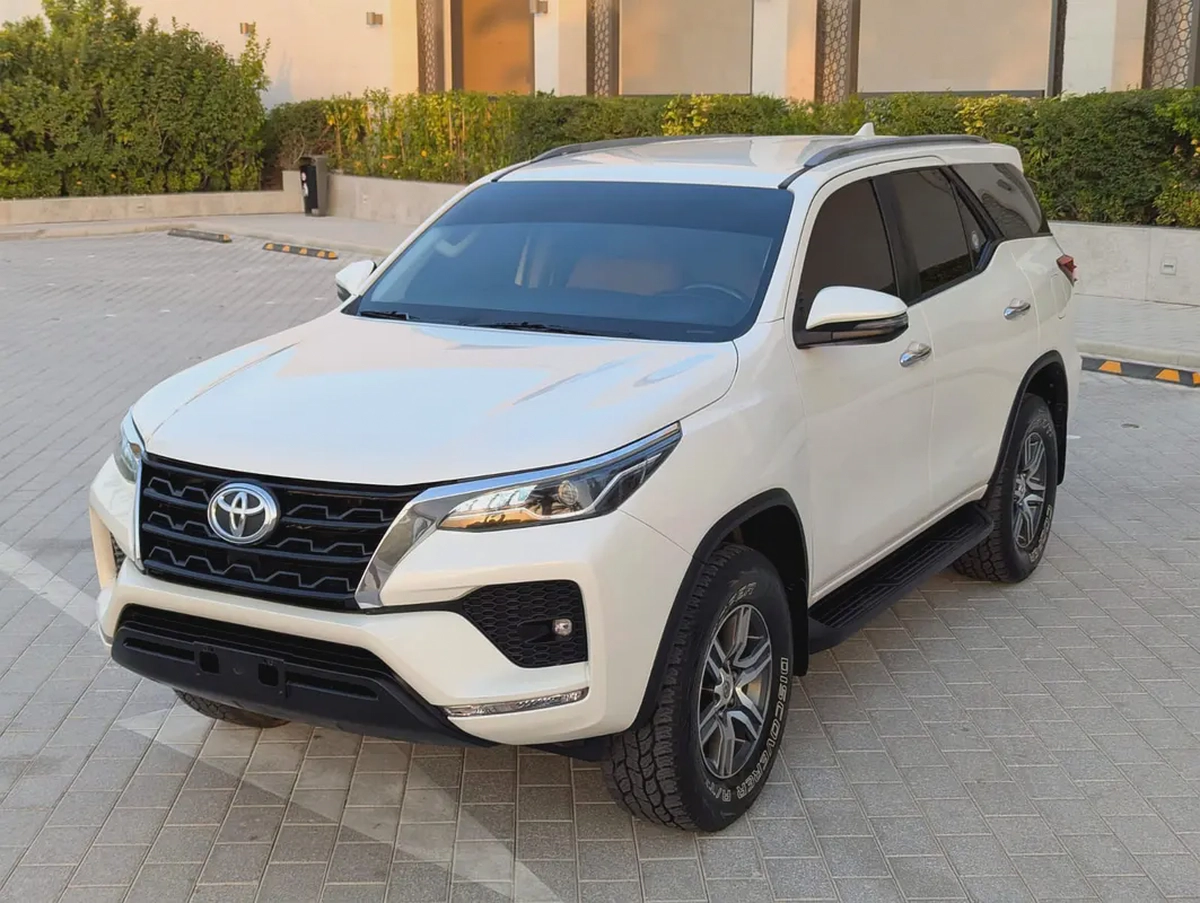 2021 Toyota Fortuner GXR 4.0L V6 GCC Specs | 4WD | Full Service History | Excellent Condition