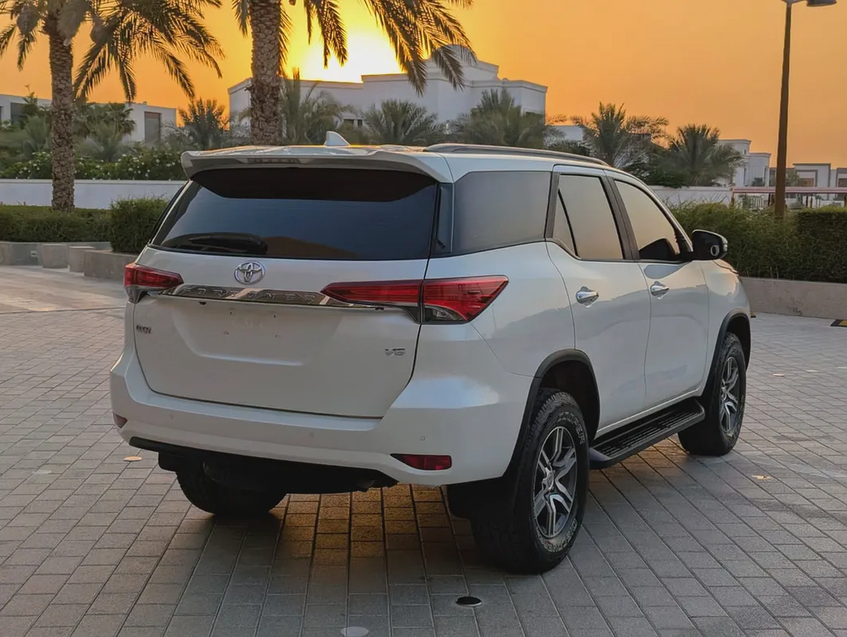 2021 Toyota Fortuner GXR 4.0L V6 GCC Specs | 4WD | Full Service History | Excellent Condition