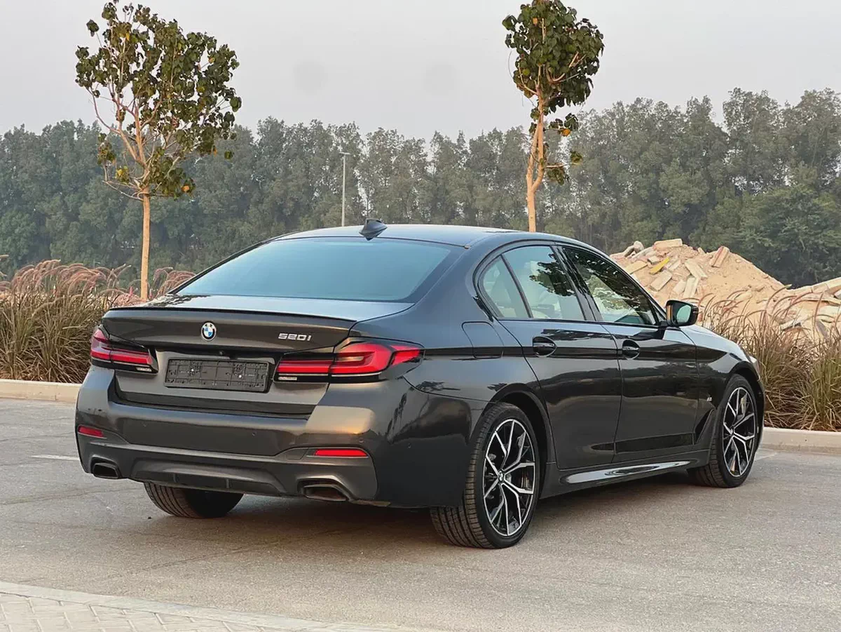 BMW  520i 2023 GCC Specs - Under Warranty - Low Mileage-11-11