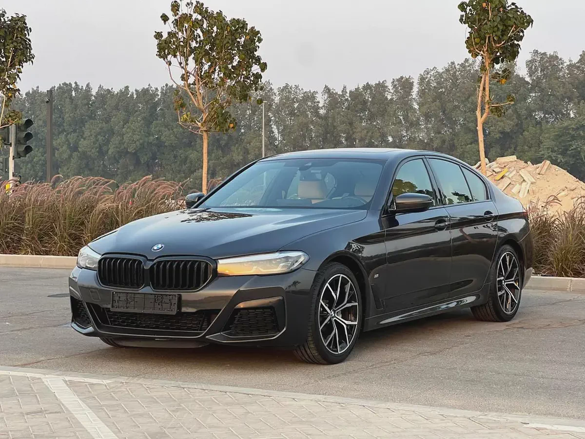 BMW  520i 2023 GCC Specs - Under Warranty - Low Mileage-2-2