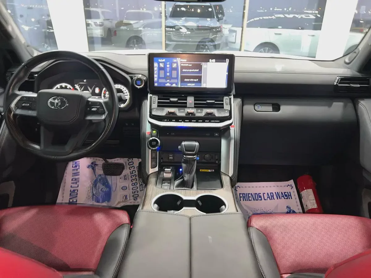 Toyota Land Cruiser VXR 2023 GCC Specs-10-10