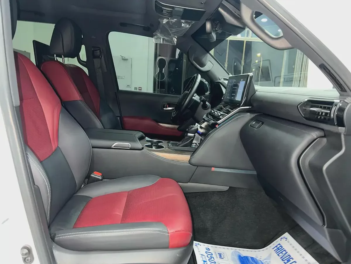 Toyota Land Cruiser VXR 2023 GCC Specs-11-11