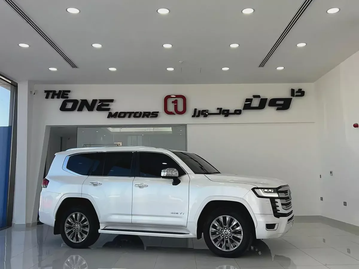 Toyota Land Cruiser VXR 2023 GCC Specs-3-3