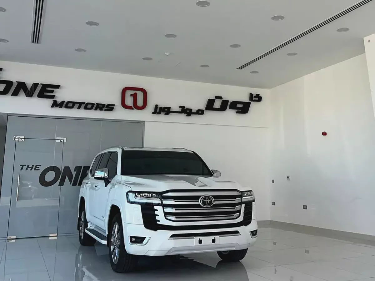 Toyota Land Cruiser VXR 2023 GCC Specs-5-5