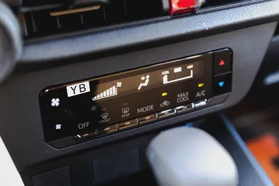 2026 Toyota Yaris E GCC Specs | Brand New | Fuel Efficient-8