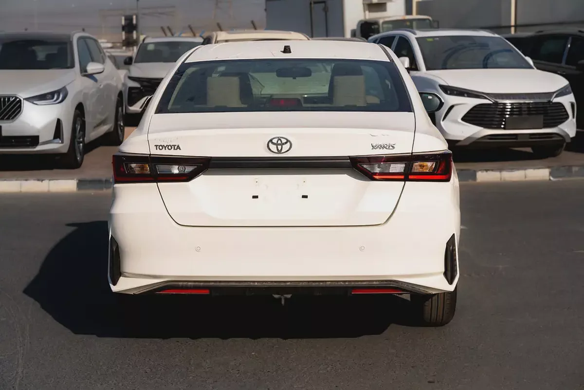 2026 Toyota Yaris E GCC Specs | Brand New | Fuel Efficient-3-3