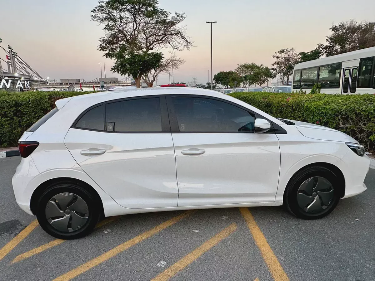 560/- AED EMI 2025 MG MG3 Comfort - GCC Specs - Like Brand New!-8-8