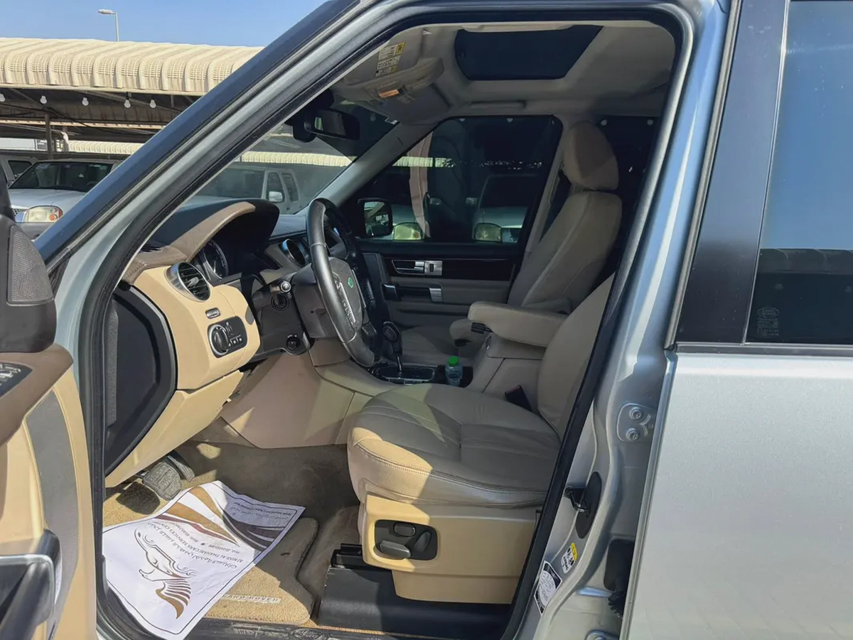 LAND ROVER LR4-6-6