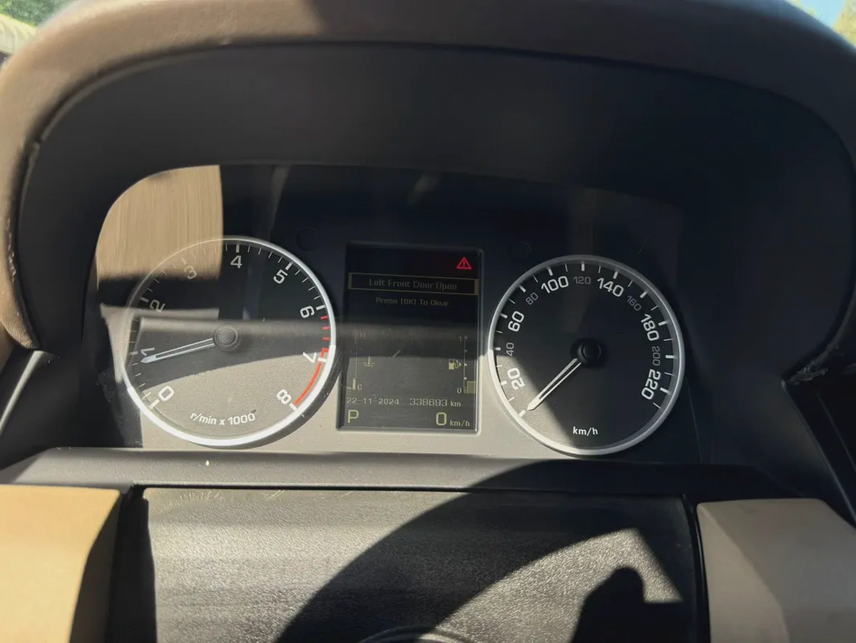 LAND ROVER LR4-7-7