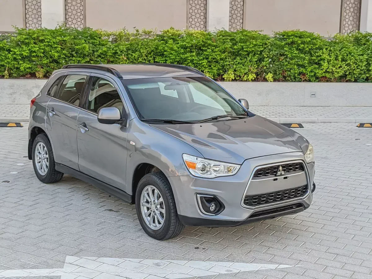 Mitsubishi ASX 4 Cylinder Mini SUV Perfect Inside Out 2013 GCC With Low KM