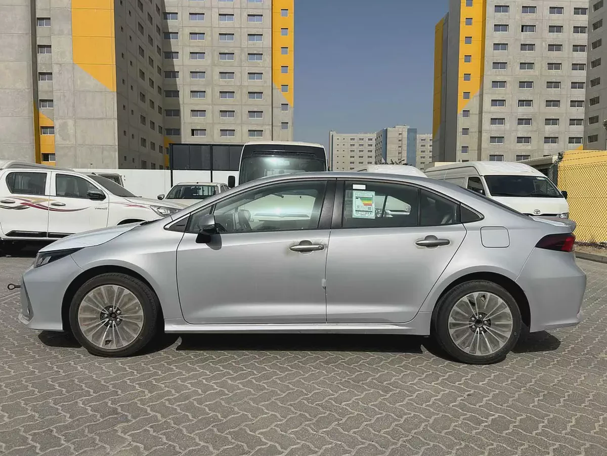 2025 TOYOTA COROLLA GLI 2.0L GCC BRAND NEW 0KM-16-16
