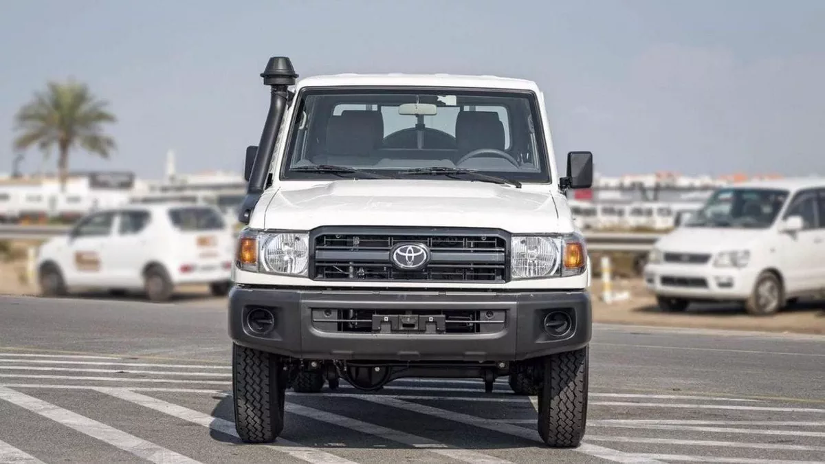 Toyota Land Cruiser Pick Up Toyota Land Cruiser Pickup LC79 4.2L Diesel MT 2024_White-1-0