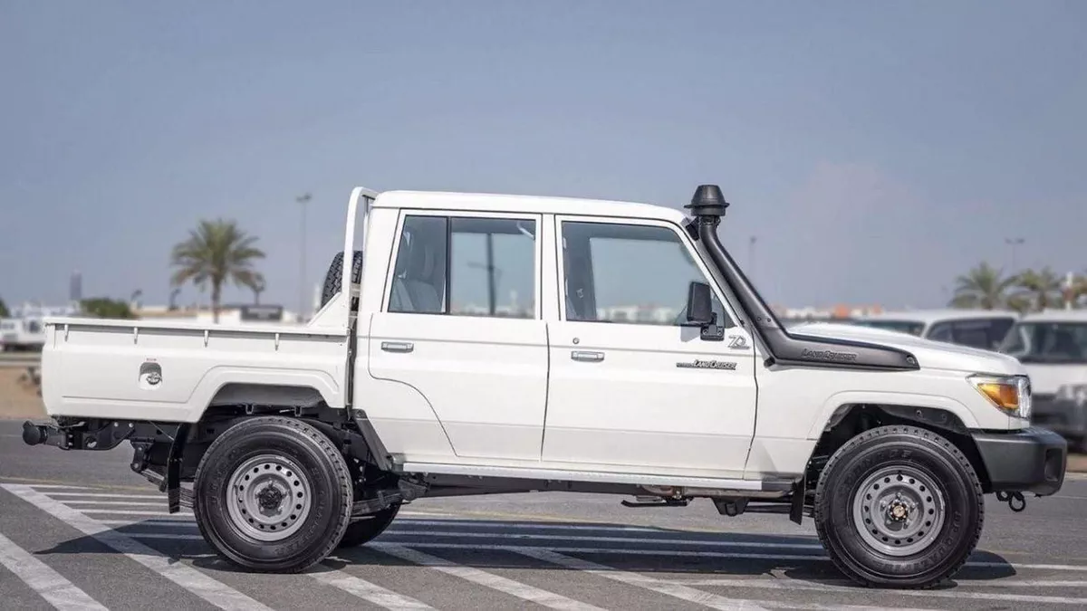 Toyota Land Cruiser Pick Up Toyota Land Cruiser Pickup LC79 4.2L Diesel MT 2024_White-3-0