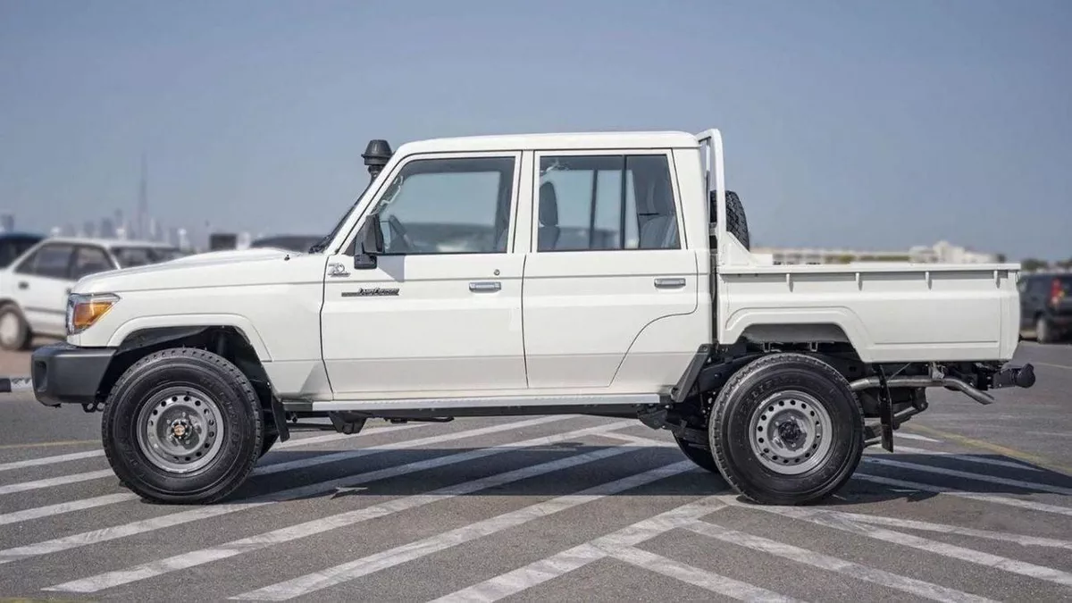 Toyota Land Cruiser Pick Up Toyota Land Cruiser Pickup LC79 4.2L Diesel MT 2024_White-4-0