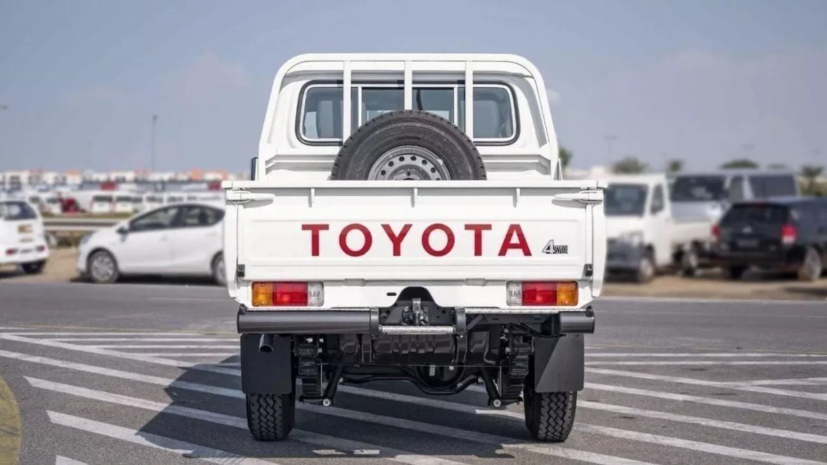 Toyota Land Cruiser Pick Up Toyota Land Cruiser Pickup LC79 4.2L Diesel MT 2024_White-7-0