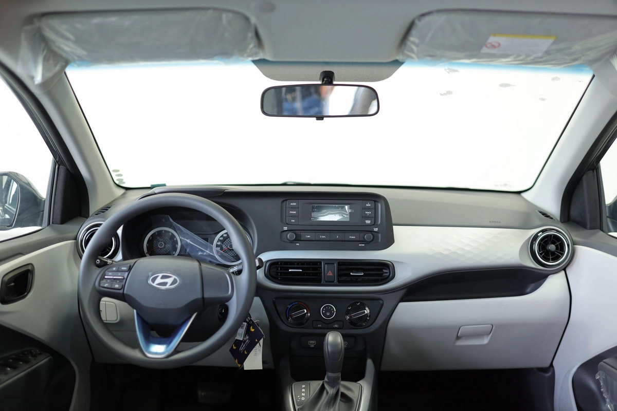 HYUNDAI GRAND i10 MODEL 2026 GCC SPECS-10-10