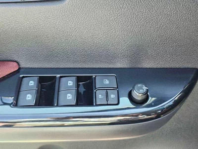 Toyota Hilux SR5 TRD || 4.0L PETROL V6 4WD | WOOD INTERIOR W VISOR | BLIND SPOT | DIFFLOCK | DVD+CAMERA | READY S-21