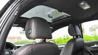 Volkswagen Golf GTI-7