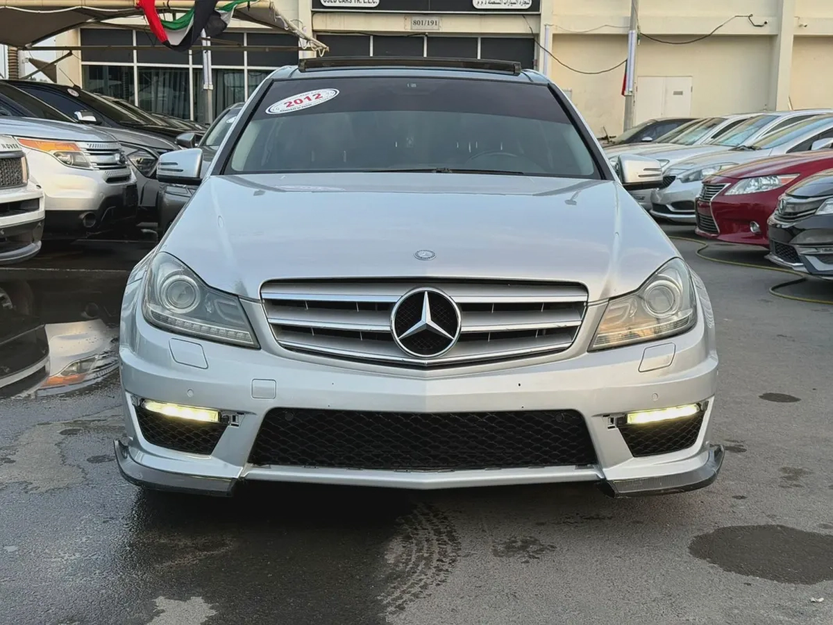 Mercedes-Benz C-Class C200 2012 - American Specs-4-4