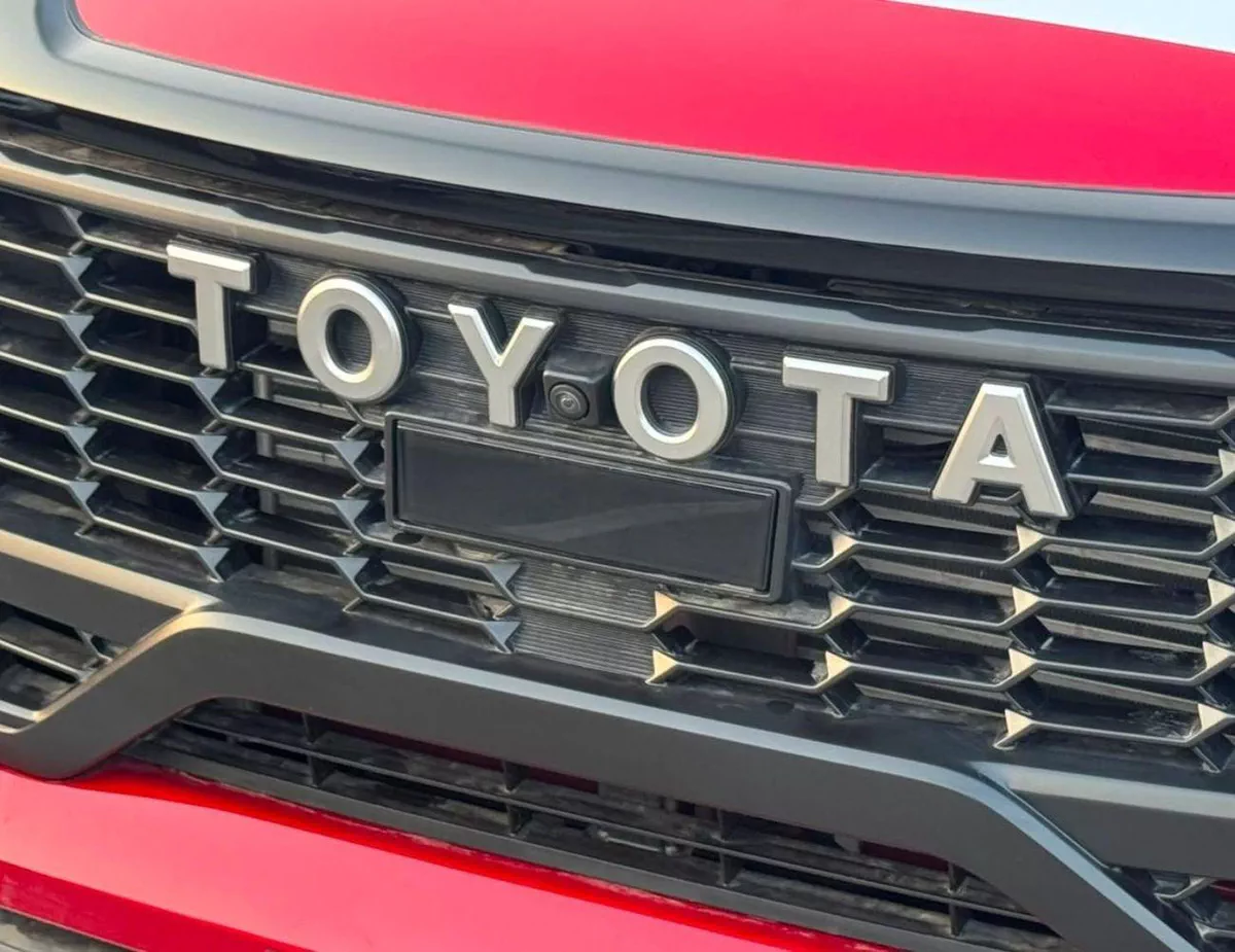 Toyota Hilux GR SPORT || 2.8L DIESEL V4 4WD | DRIVER PWR SEAT WITH LEATHER | 360*CAMERA | TRIP TRONIC (CODE # HDG-5-0