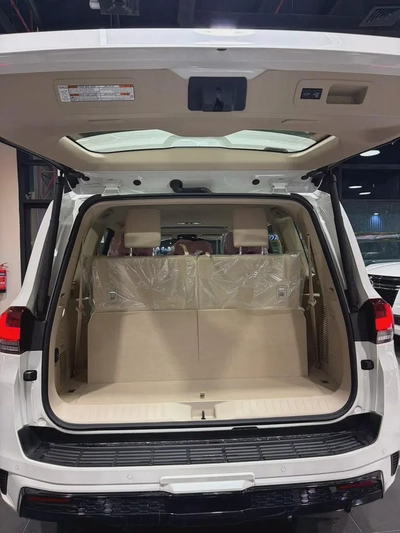 Toyota Land Cruiser VXR 2026 - Brand New - GCC Specs-17