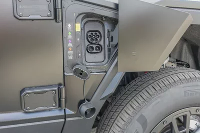 MHERO 917 REV | GCC Specs | Luxury Off-Road EV | Fully Loaded | 2025 (Export)-19