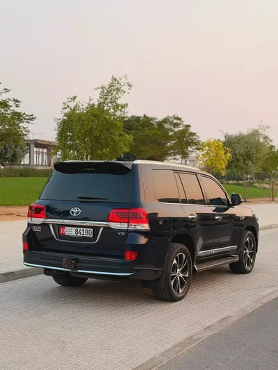 Toyota Land Cruiser GXR 2019 | GCC Specs | Excellent Condition-4