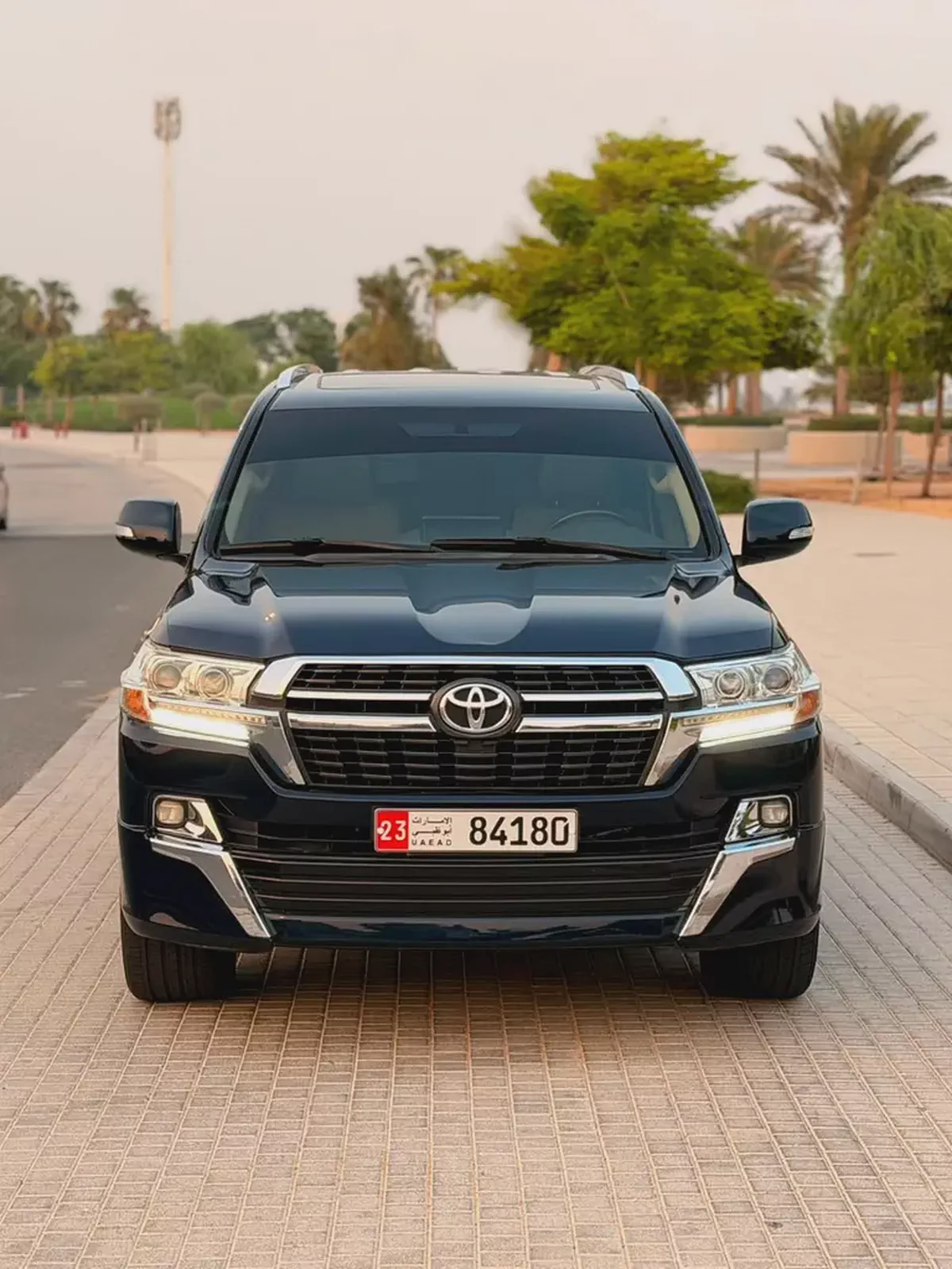 Toyota Land Cruiser GXR 2019 | GCC Specs | Excellent Condition-2-2