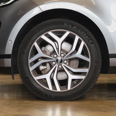 AED 1,724 p.m  • 0% Downpayment • Evoque R-Dynamic HSE  • 1 Year Warranty-6