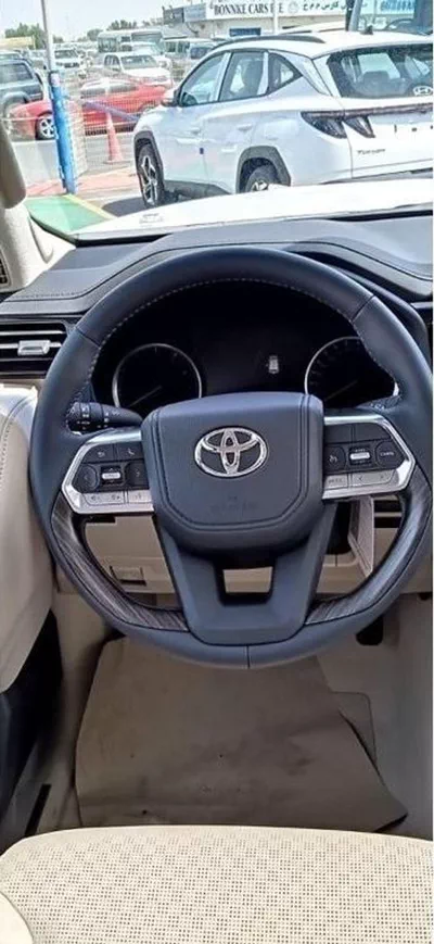 Toyota Land Cruiser VXR TOYOTA LANDCRUISER VXR FULL OPTION-16