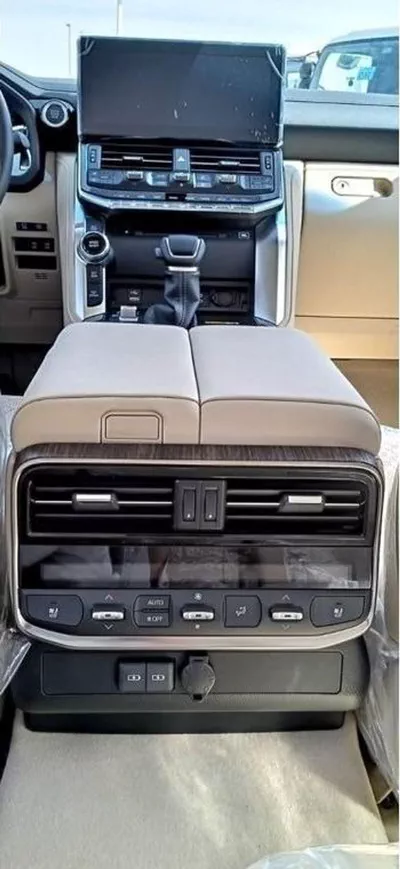 Toyota Land Cruiser VXR TOYOTA LANDCRUISER VXR FULL OPTION-17