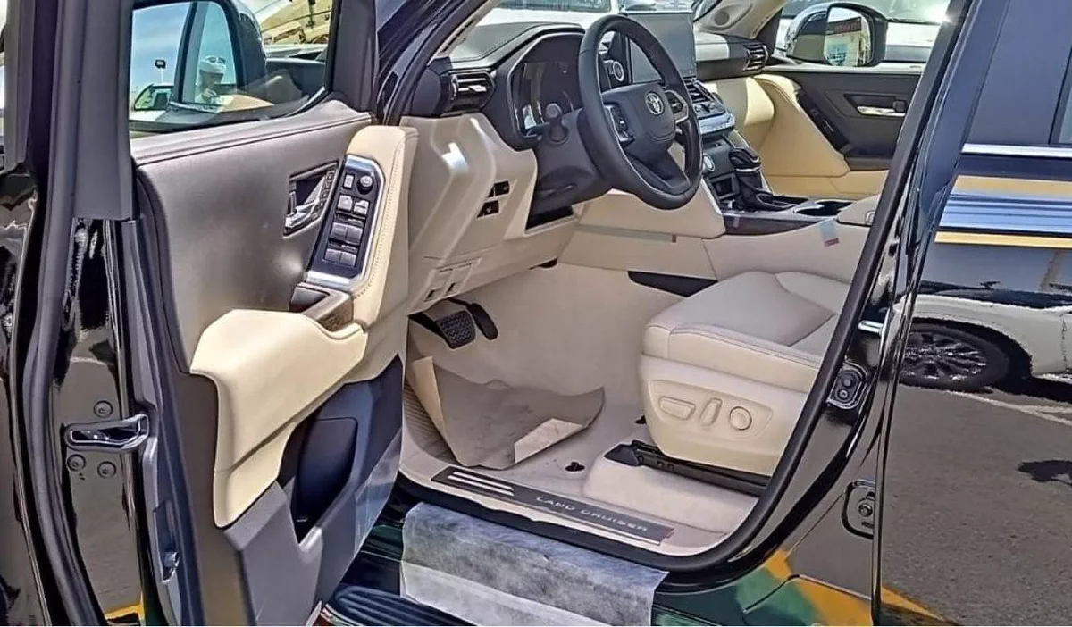 Toyota Land Cruiser VXR TOYOTA LANDCRUISER VXR FULL OPTION-9-0